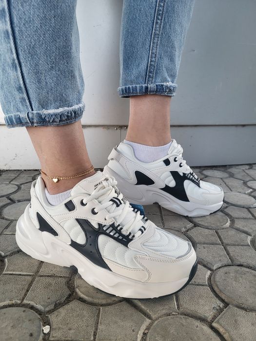 Кросівки жіночі Skechers оригінал нові