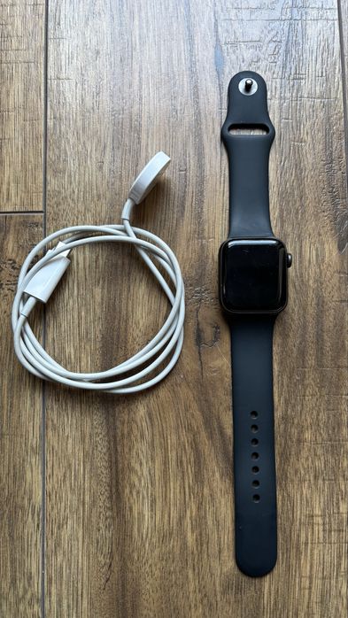 Apple Watch SE czarny