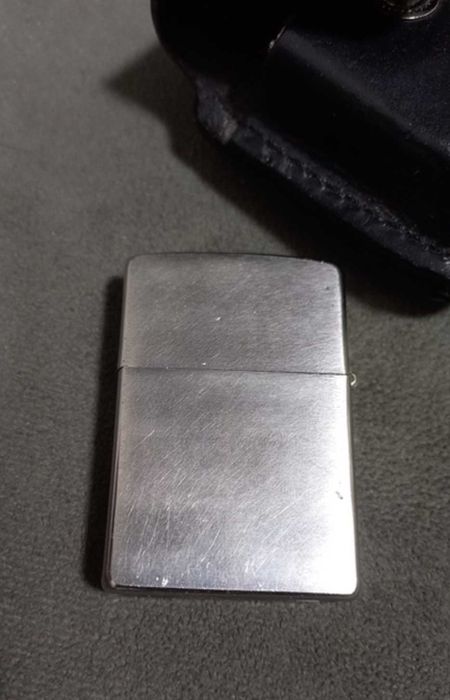 Запальничка Zippo зі шкіряним чохлом