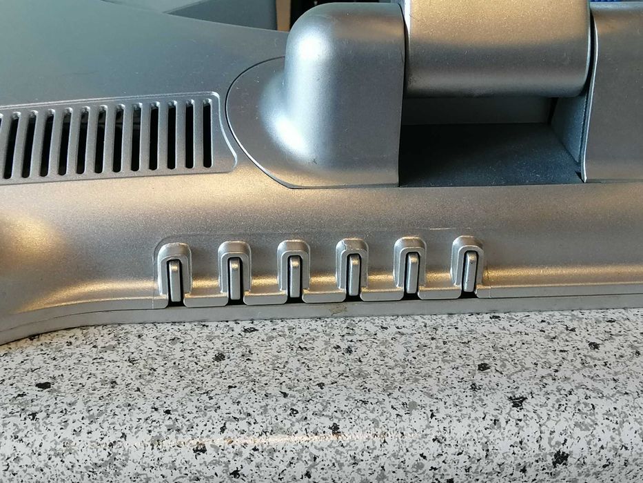 Монитор LG 1520 B