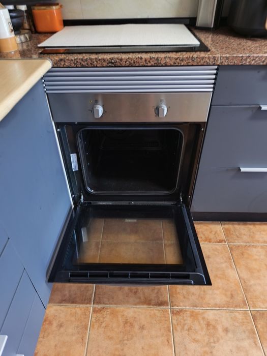 Forno Zanussi quase novo