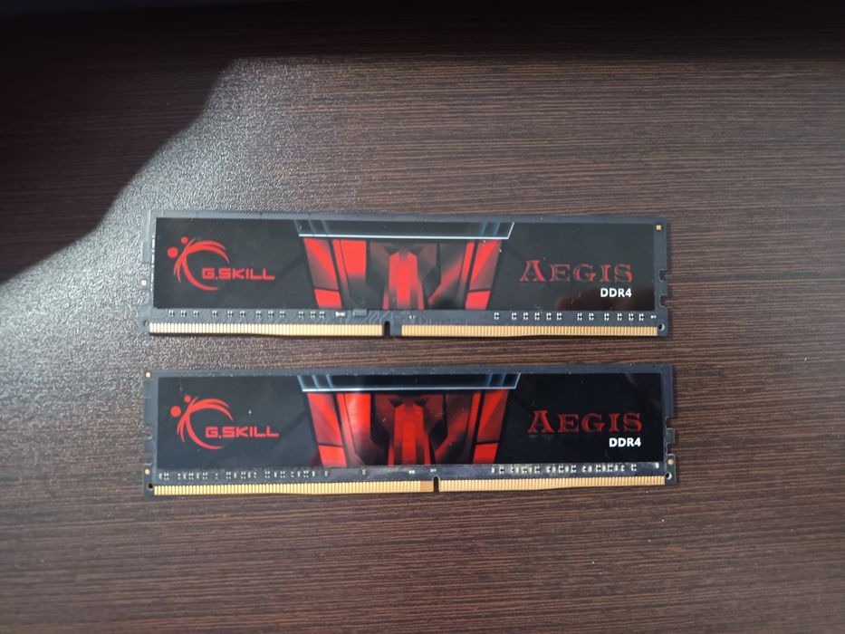 Memória RAM 2x8 gb DDR4-2133MHz CL 15