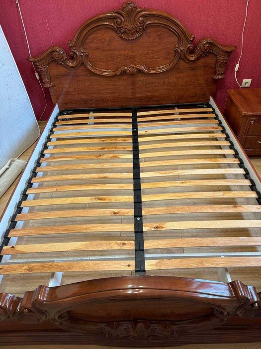 Кровать 1,6*2  2 тумбочки Империя