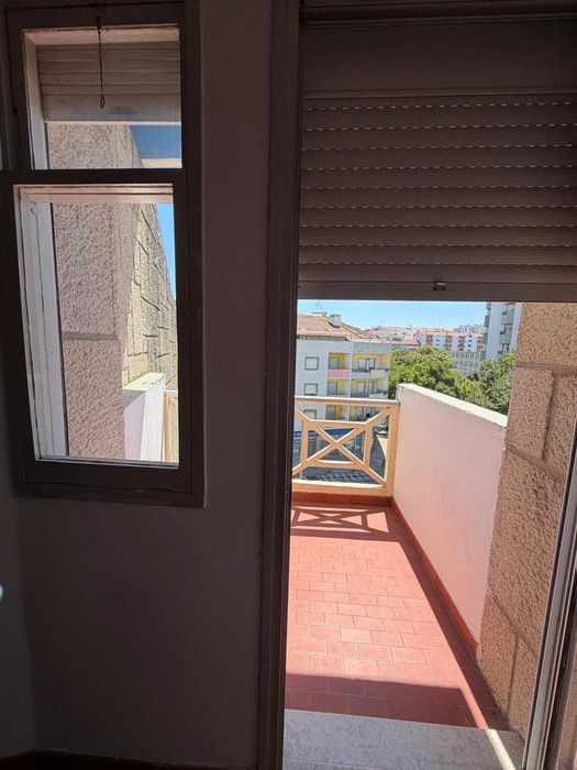 Arrenda-se APARTAMENTO T4-Castelo Branco