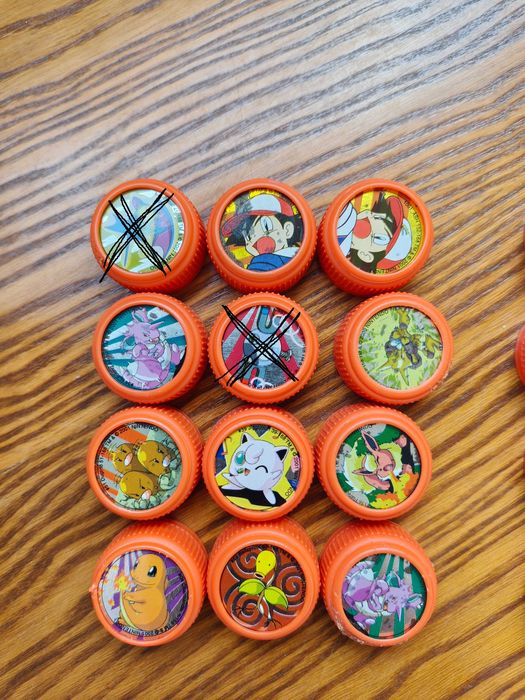 zabawkowe korki nakrętki mirinda pokemon