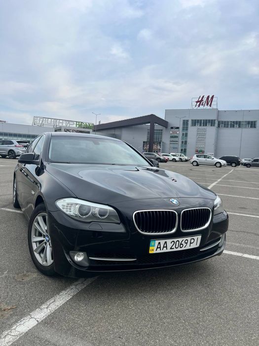 Офіційний BMW 520i