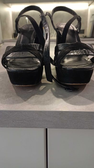 Sandałki na słupku i platformie rozmiar 37