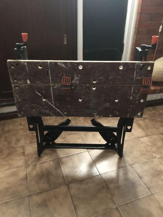 Mesa para executar trabalhos diversos-usada