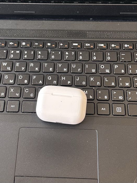 продам кейс Airpods pro 1 все працює
