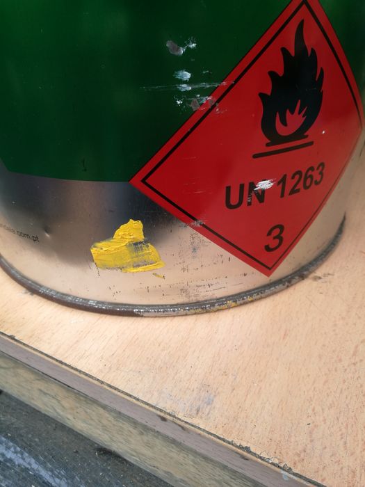 Tinta de Marcação de Estradas Amarela