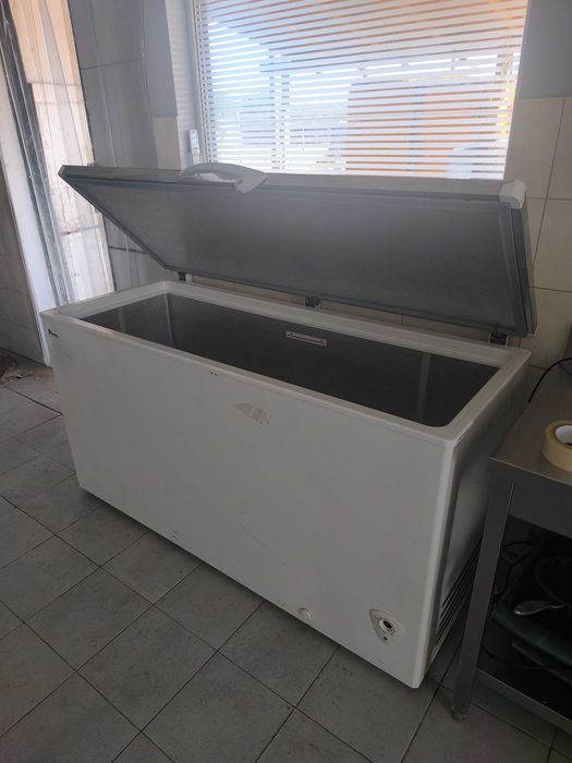 Морозильна вітрина JUKA M600Z 515 л для магазину / напівфабрикатів