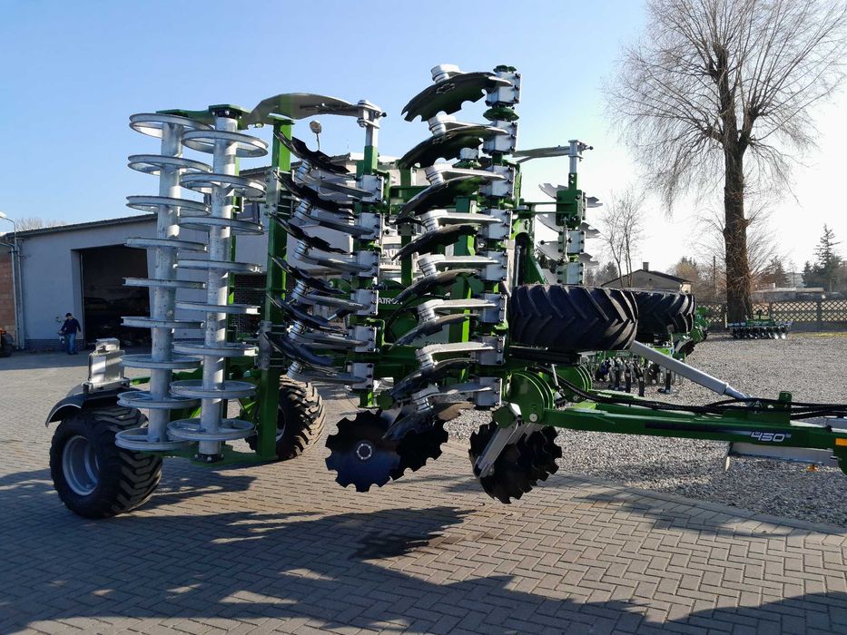 Brona kompaktowa Megatron 4,50 Tolmet wał ceownikowy
