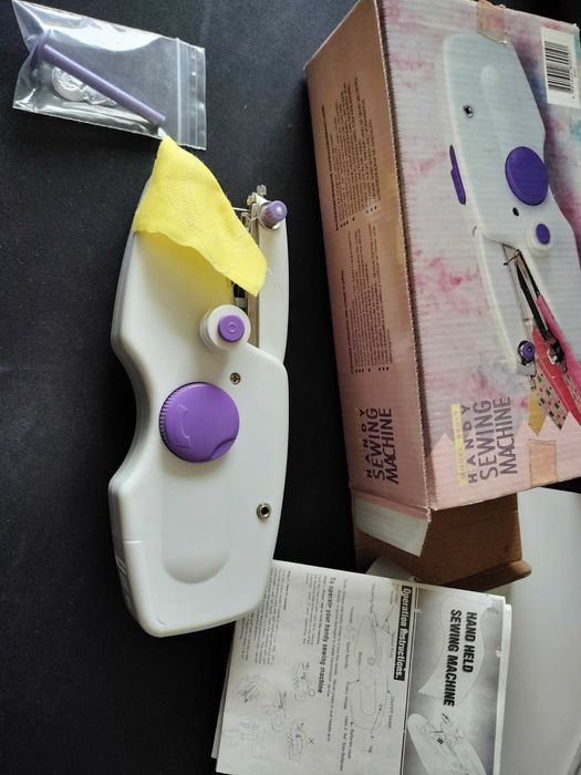 Máquina de Costura manual - Nova