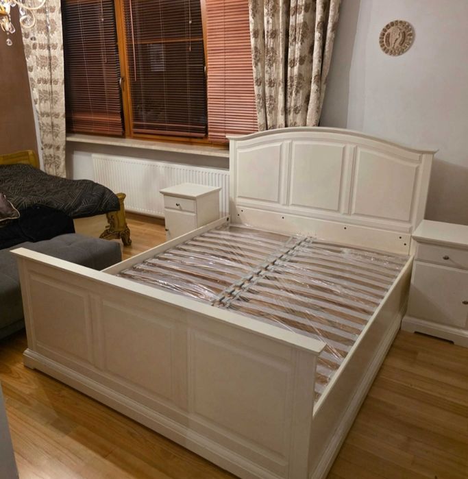 Sprzedam łóżko i dwie szafki nocne