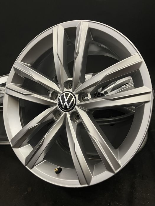 Диски R18 5x112 Et44 8J. Volkswagen Passat B8 B7 NMS Arteon ID4 CС Tig