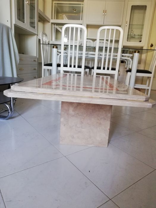 Mesa de estar em mármore