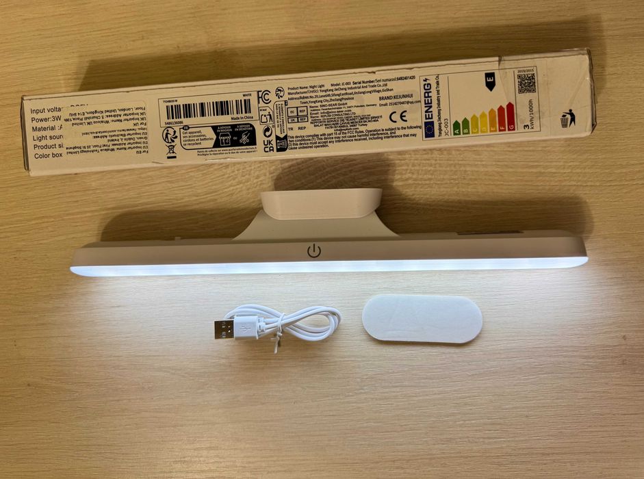 Продам  лінійний світильник з акумулятором