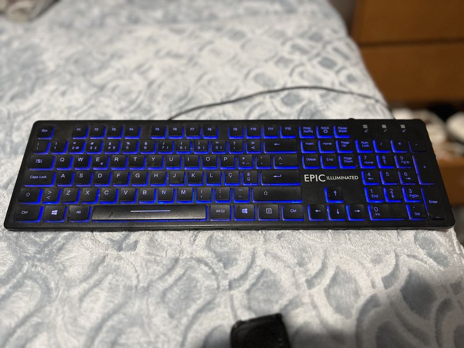 Teclado luz azul novo