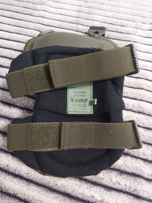 Наколінники нові