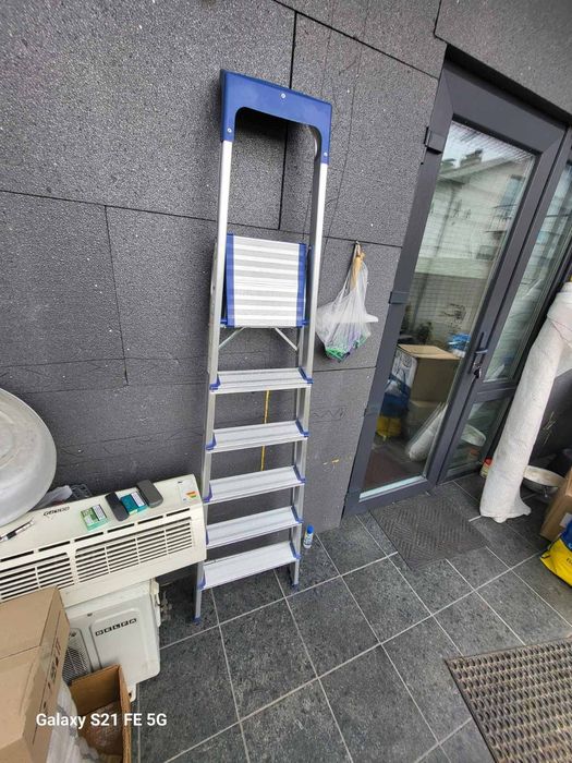 Продам лестницу стремянку 1.5 м