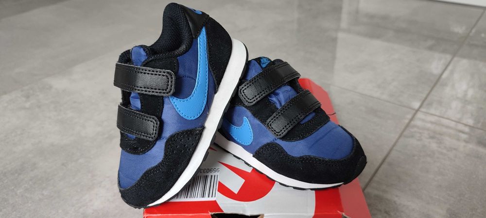 Nike MD Valiant rozmiar 23,5 jak nowe.