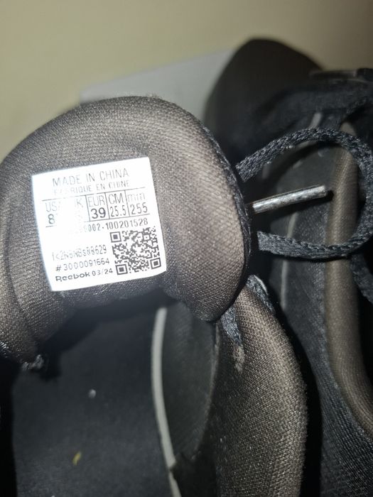 Продаю легкі Кросівки Reebok