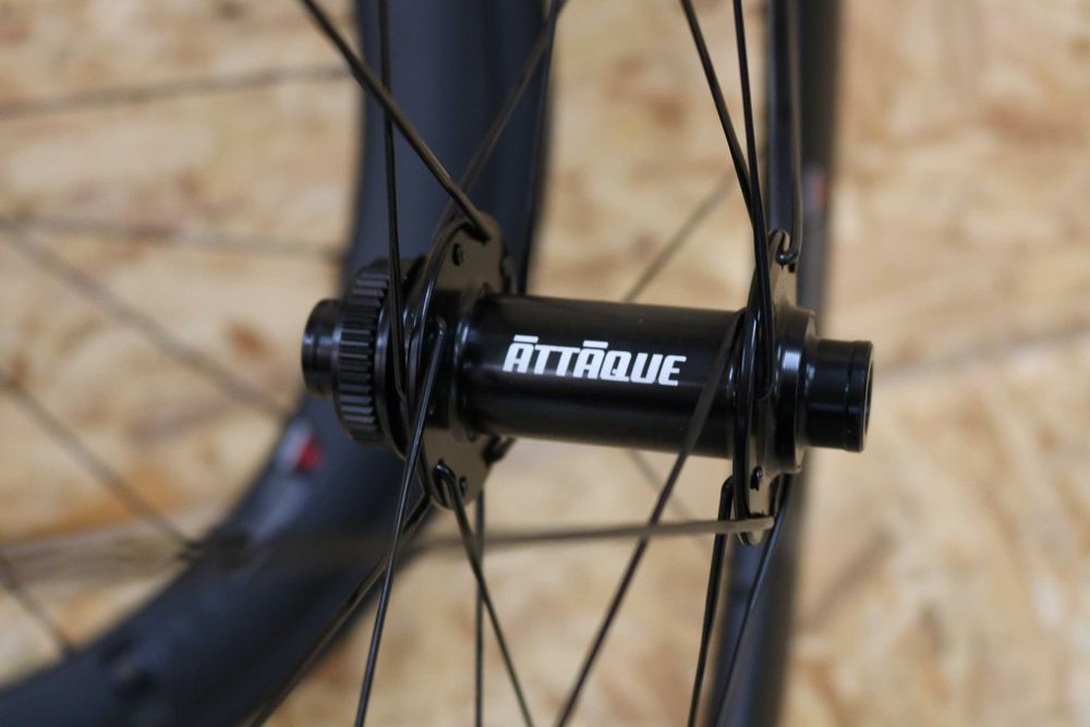 Bicicleta estrada Rodas disco carbono Attaque C50i