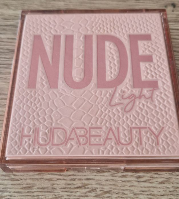 Paleta cieni Huda Beauty