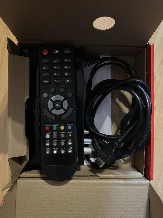 Telewizor Samsung + Dekoder DVB-T2 Skymaster + Uchwyt ścienny