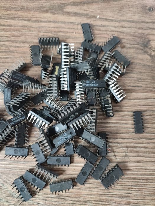 інтегральні мікросхеми