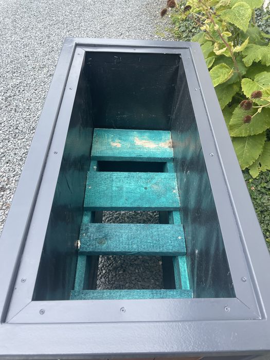 Drewniana donica ogrodowa zewnętrzna na taras