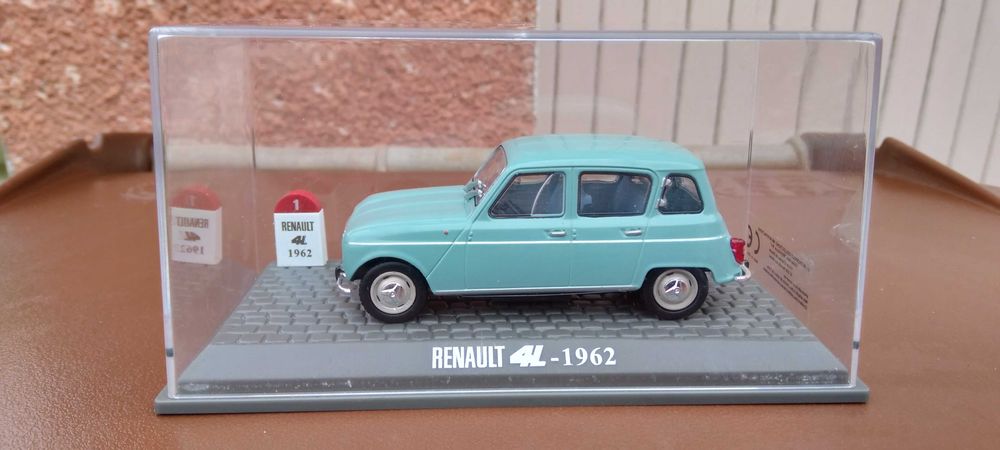 Miniaturas 24h du Mans : 5 modelos . Renault 4L : 3 modelos