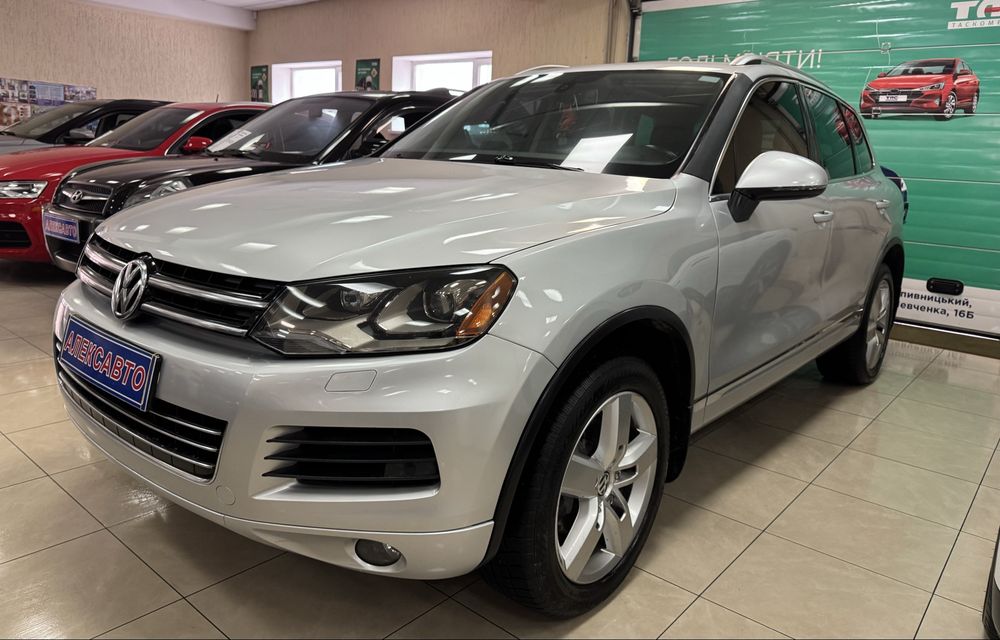 Volkswagen Touareg 4MOTION 3.6FSI V6 24V 8АКПП 2013 р.в. (280 к.с.)