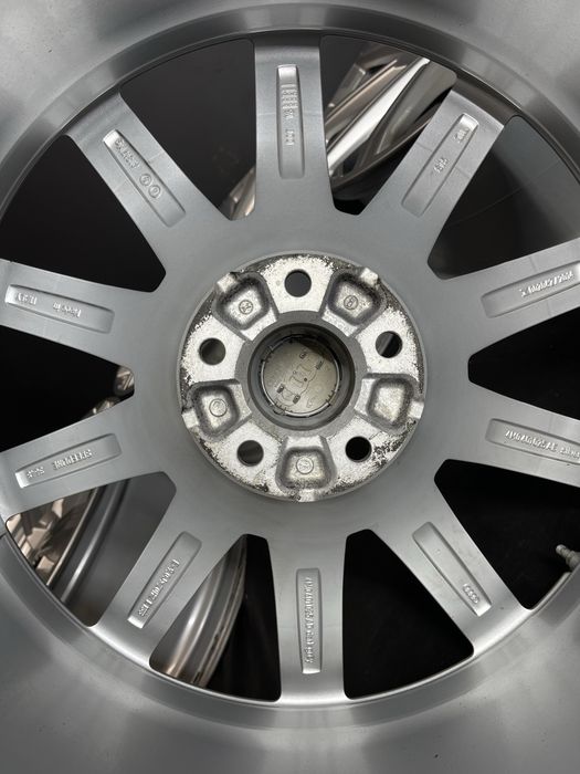 Диски R20 5x112 Et33 9J. Audi Q7 Q5 Q3 A8 A7 A6 E-tron VW Touareg