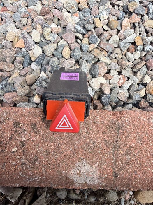 Włącznik świateł awaryjnych Audi A6 c5 10 pin
