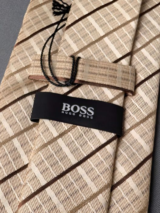 Нова краватка HUGO BOSS італійський шовк з бірками та коробкою (Made in Italy)