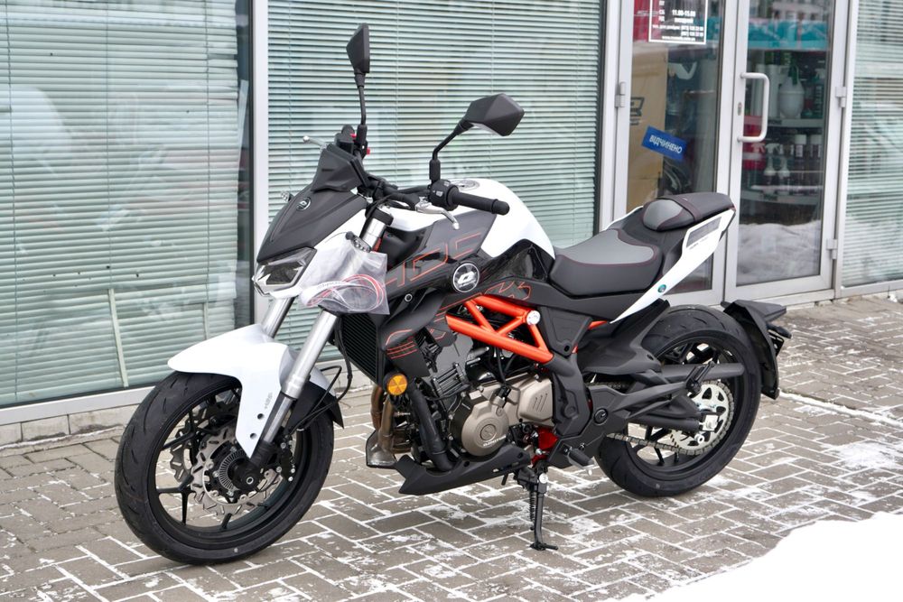 Мотоцикл QJMOTOR SRK 400