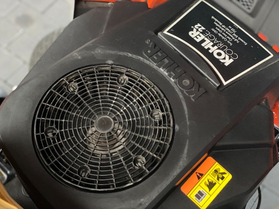 Traktorek Kosiarka Husqvarna CTH220 , duża moc ,,hydro , pompa oleju ,pług