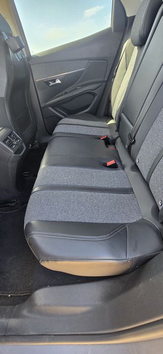 Automóvel Peugeot 3008 2016