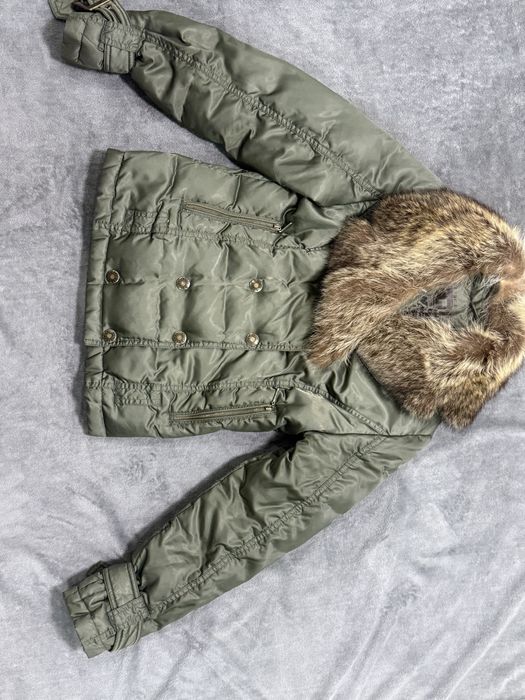 Куртка з коміром із лисиці