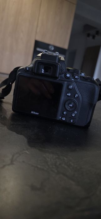 Nikon d3500 lustrzanka aparat dwa obiektywy  18-140 oraz portretowy.