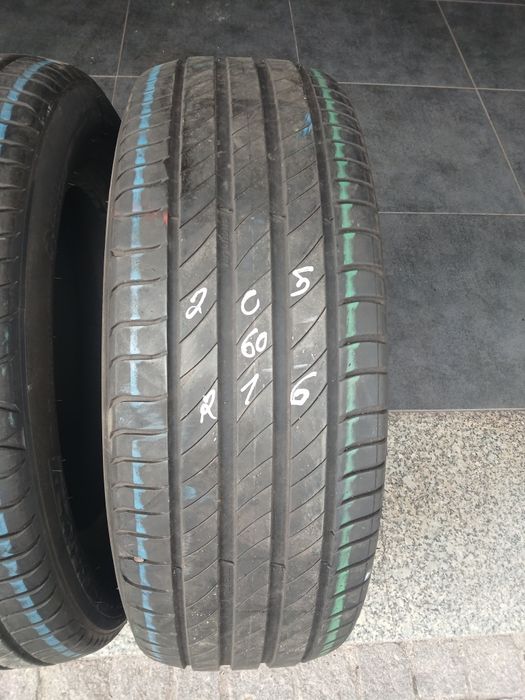 2 pneus 205 60 r16 Michelin