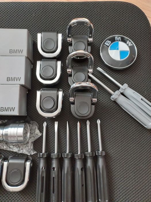 Петля для Кріплення вантажів BMW В багажник