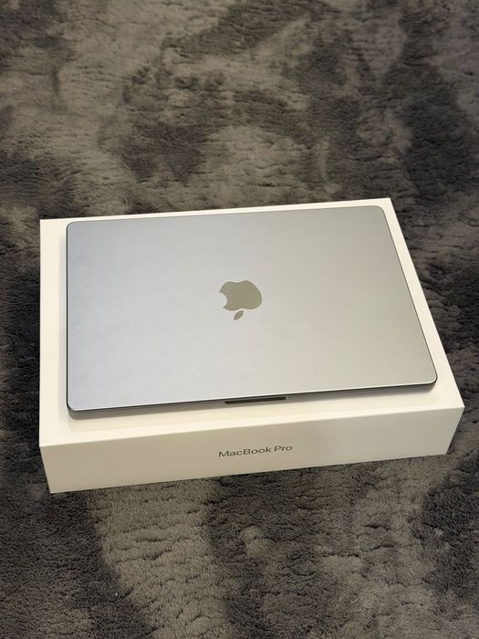 Laptop Apple MacBook Pro M3 8/256gb