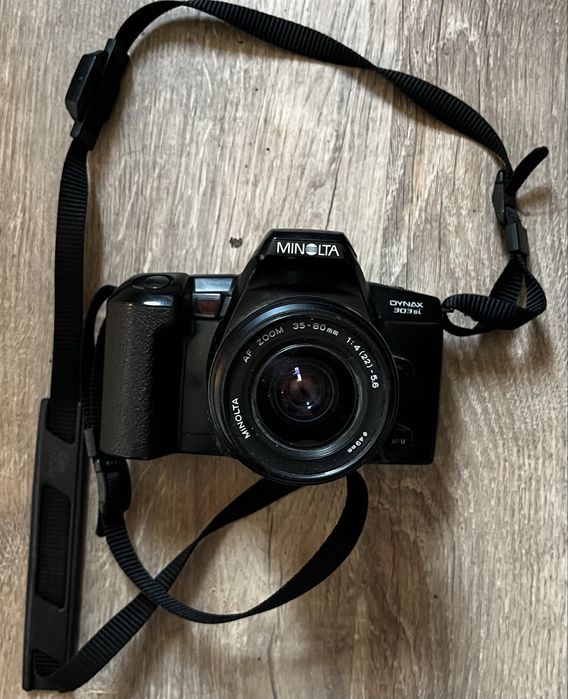 Lustrzanka Minolta jak nowa