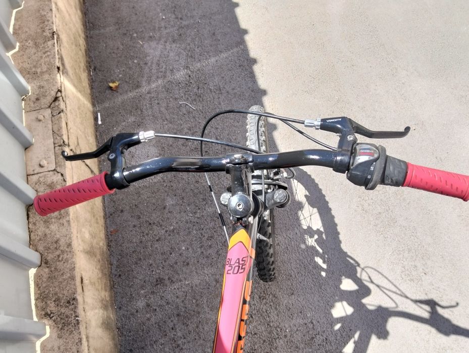 Bicicleta em bom estado-roda 20