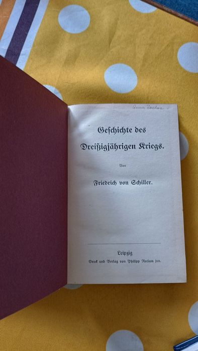 Na sprzedaż oferuję stare książki.