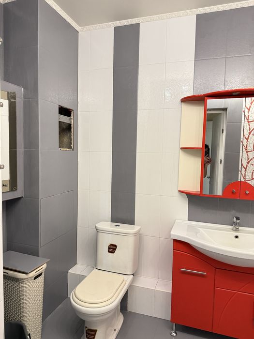 Продаж 2к квартири вул.Срібнокільська 1, ЖК Корона, 4 низький поверх. Позняки, Осокорки, Дарницький район