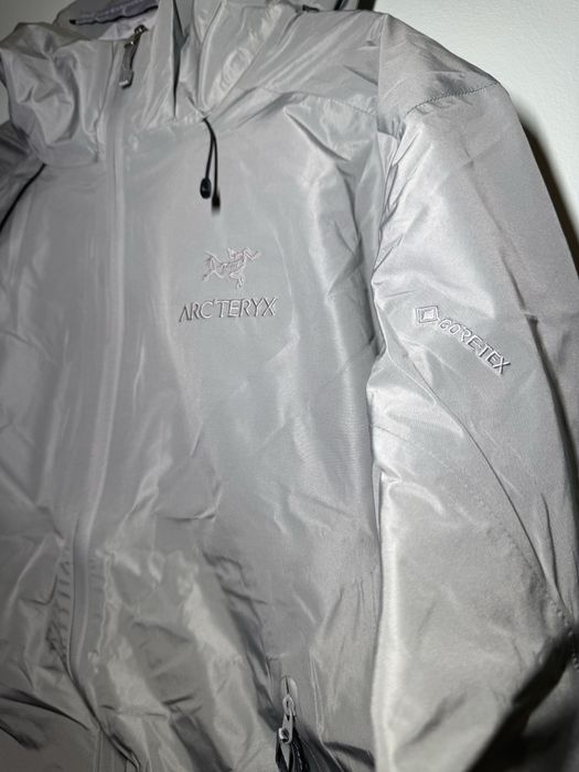 Arcteryx Beta LT silver