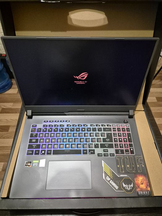 Asus g713 17' AMD 7 4800/16gb/ssd512/RTX3050